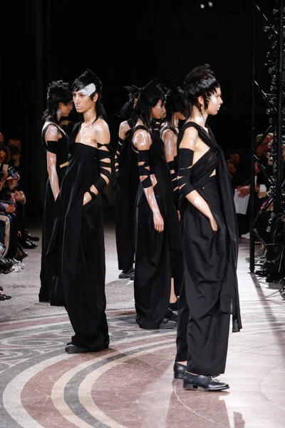 Look 35
